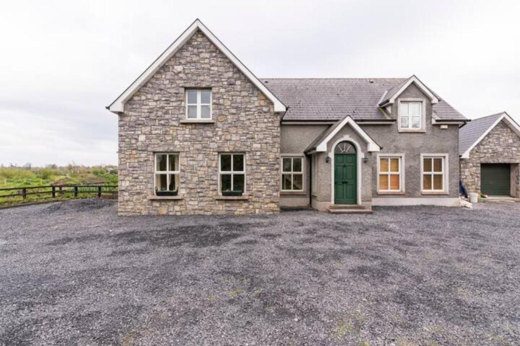 Ballinasloe Guest House In The Heart Of The Country Εξωτερικό φωτογραφία